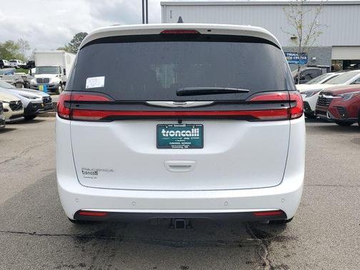Bright White Clearcoat 2026 Chrysler Pacifica Pinnacle