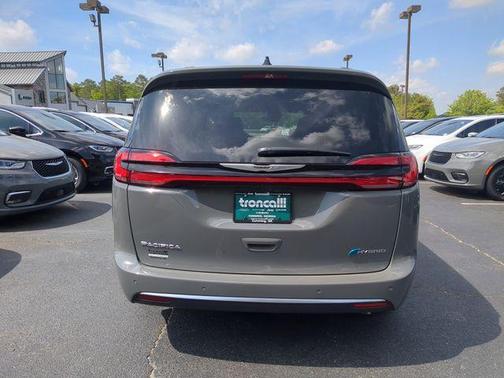 2025 Chrysler Pacifica Hybrid Pinnacle