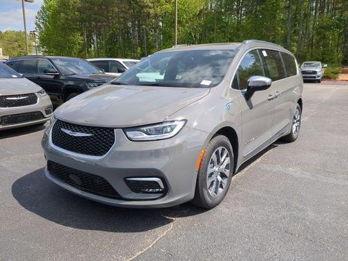 2025 Chrysler Pacifica Hybrid Pinnacle