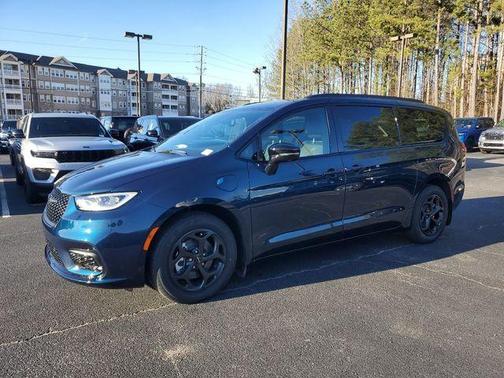 2025 Chrysler Pacifica Hybrid Select