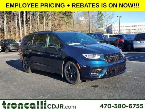2025 Chrysler Pacifica Hybrid Select