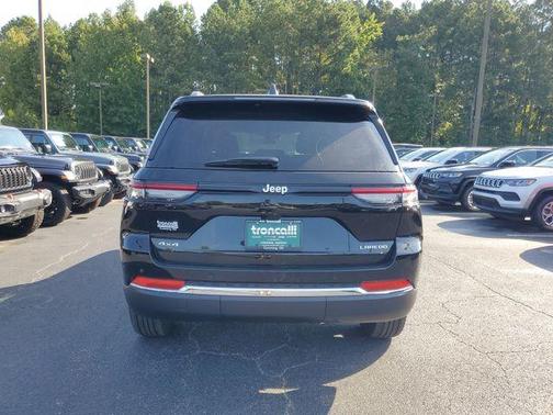 2025 Jeep Grand Cherokee Laredo