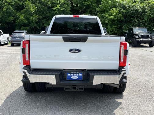 Oxford White 2024 Ford F-350 XLT