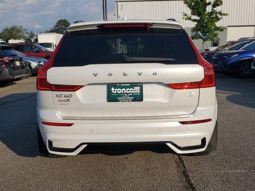Crystal White Metallic 2024 Volvo XC60 Recharge Plug-In Hybrid T8 Polestar Engineered
