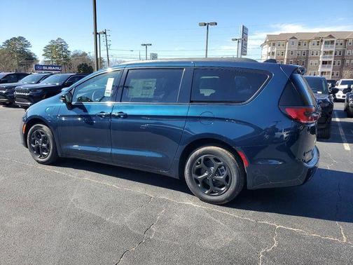 2025 Chrysler Pacifica Hybrid Select