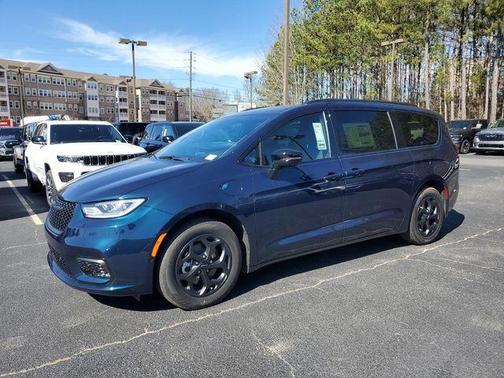 2025 Chrysler Pacifica Hybrid Select