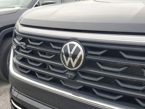 Deep Black Pearl Effect 2024 Volkswagen Atlas Cross Sport 2.0T SEL Premium R-Line
