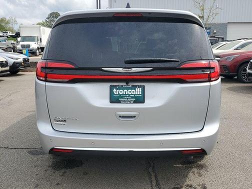 Silver Mist Clearcoat 2026 Chrysler Pacifica Select