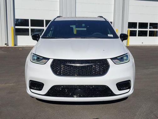 2025 Chrysler Pacifica Hybrid Select