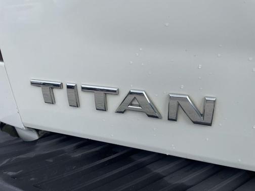 2015 Nissan Titan SL