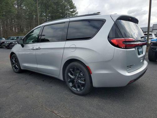 2026 Chrysler Pacifica Limited