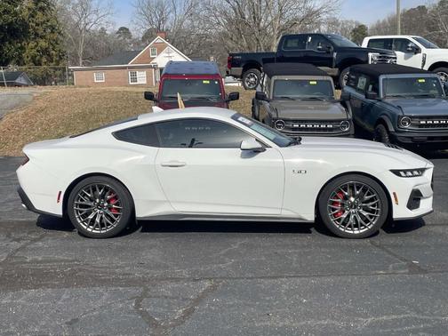 2024 Ford Mustang GT Premium