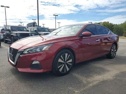 2022 Nissan Altima 2.5 SV