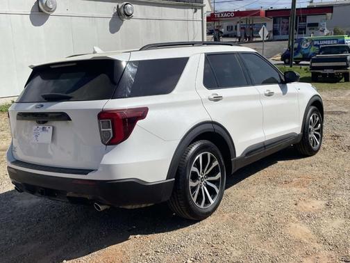 White Metallic 2023 Ford Explorer ST-Line