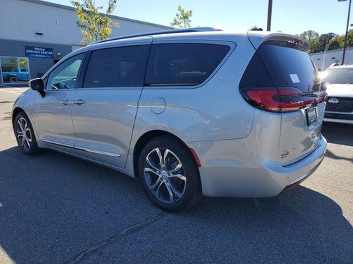 2026 Chrysler Pacifica Pinnacle