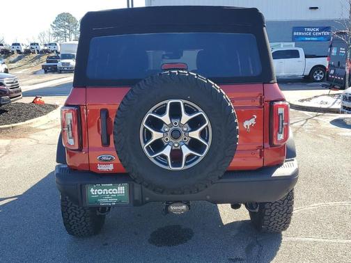 Hot Pepper Red Metallic Tinted Clearcoat 2023 Ford Bronco Badlands