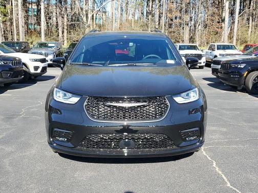 2025 Chrysler Pacifica Hybrid Select