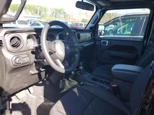 2022 Jeep Wrangler Unlimited Sport