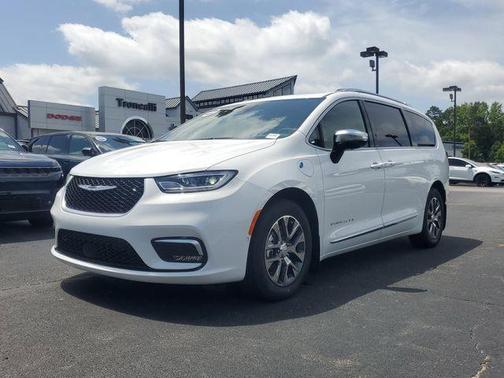 2025 Chrysler Pacifica Hybrid Pinnacle