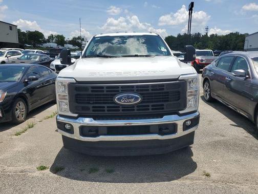 Oxford White 2025 Ford F-350 XL