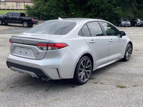 Classic Silver Metallic 2022 Toyota Corolla SE
