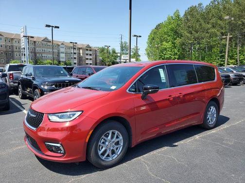 2025 Chrysler Pacifica Select