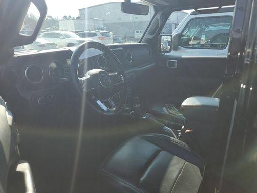 2022 Jeep Gladiator Overland