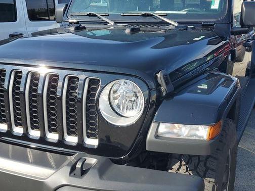 2022 Jeep Gladiator Overland