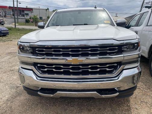 Pearl 2017 Chevrolet Silverado 1500 1LZ