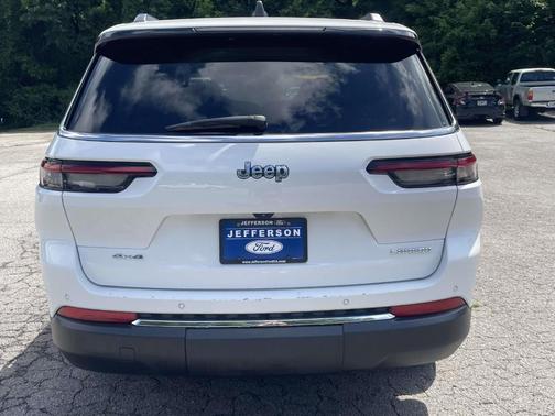 Bright White Clearcoat 2023 Jeep Grand Cherokee L Laredo