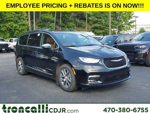 2025 Chrysler Pacifica Hybrid Pinnacle