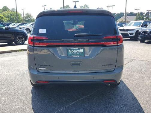 2025 Chrysler Pacifica Limited