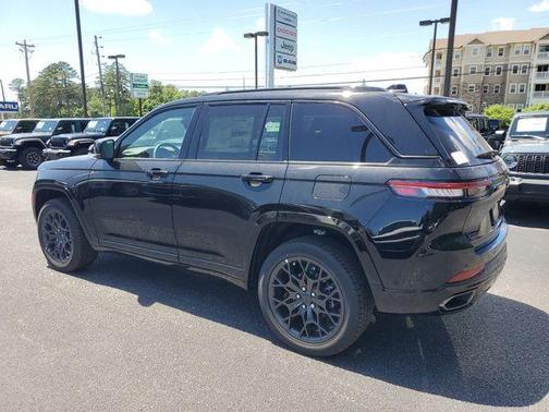 2025 Jeep Grand Cherokee Summit