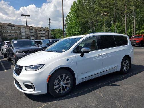 2025 Chrysler Pacifica Hybrid Pinnacle