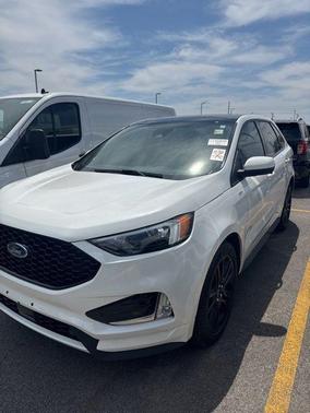 Star White Metallic Tri-Coat 2024 Ford Edge ST Line