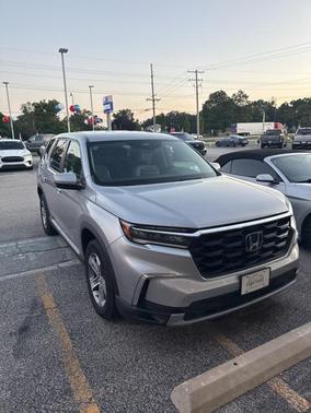 2023 Honda Pilot AWD EX-L 8 Passenger