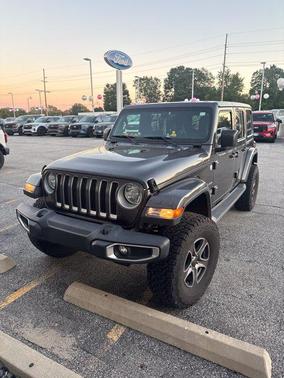 Granite Crystal Metallic Clearcoat 2018 Jeep Wrangler Unlimited Sahara