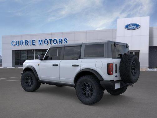 Oxford White 2026 Ford Bronco Badlands