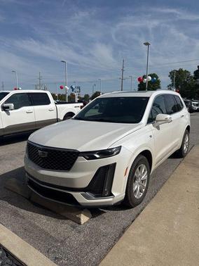 Crystal White Tricoat 2023 Cadillac XT6 Luxury AWD