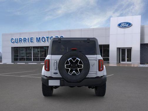 Oxford White 2025 Ford Bronco Outer Banks