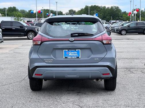 Boulder Gray 2024 Nissan Kicks SR