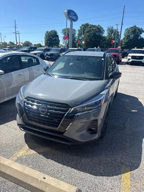Boulder Gray 2024 Nissan Kicks SR