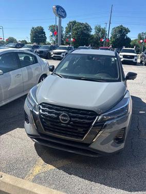 Boulder Gray 2024 Nissan Kicks SR