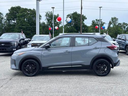 Boulder Gray 2024 Nissan Kicks SR