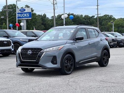 Boulder Gray 2024 Nissan Kicks SR