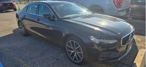 2018 Volvo S90 T6 Momentum