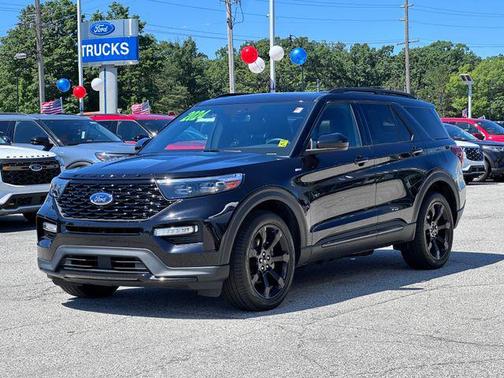Agate Black Metallic 2024 Ford Explorer ST-Line