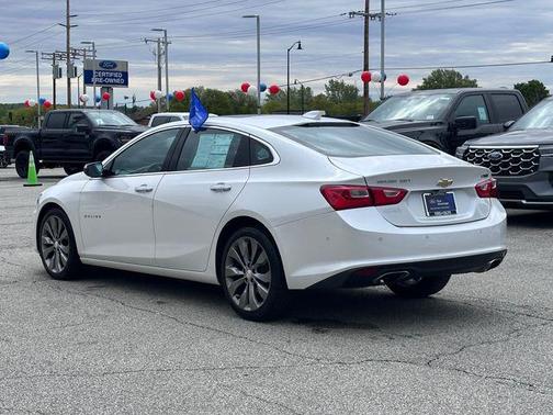 Iridescent Pearl Tricoat 2018 Chevrolet Malibu Premier