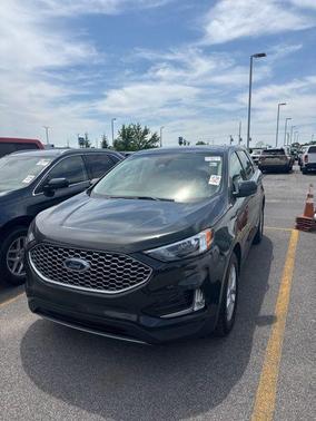 Forged Green Metallic 2023 Ford Edge SEL