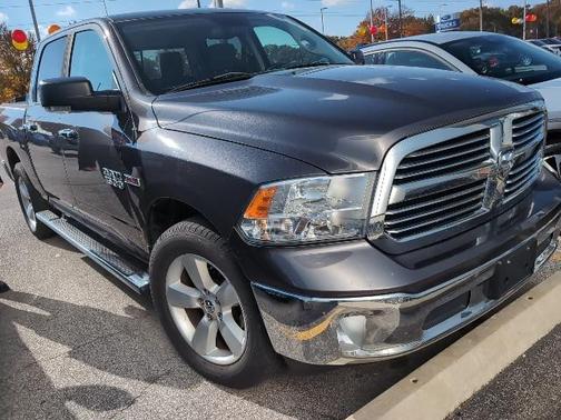 2016 RAM 1500 SLT